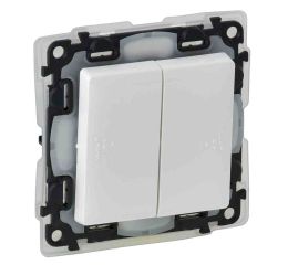 Valena LIFE vypínač č.5 IP44 lustrový bílý Legrand 752155