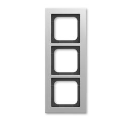 Busch-axcent 2CKA001754A4695 Rámeček trojnásobný, pro vodorovnou i svislou montáž, titanová, ABB