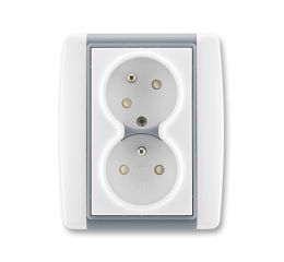Element® zásuvka dvojnásobná s ochrannými kolíky, clonkami, natočenou dutinou 5513E-C02357 04 bílá/ledová šedá ABB