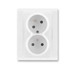 Time® zásuvka dvojnásobná ochrannými kolíky s clonkami a natočenou dutinou 5513F-C02357 03 bílá/bílá ABB