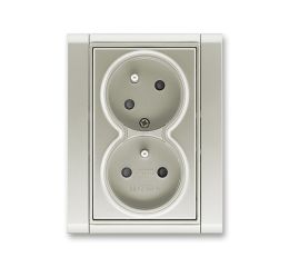 Time® zásuvka dvojnásobná s clonkami a natočenou dutinou 5513F-C02357 32 starostříbrná ABB