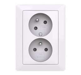 Zoni® zásuvka dvojnásobná s clonkami a natočenou dutinou 5513T-C02157 500 bílá ABB