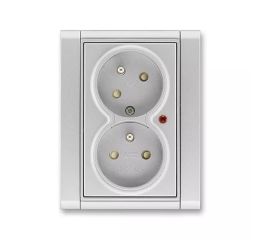 Time® zásuvka dvojnásobná s ochrannými kolíky, clonkami, natočenou dutinou a ochranou před přepětím 5593F-C02357 08 titanová ABB