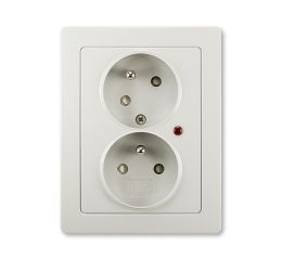 Swing®L zásuvka dvojnásobná s ochrannými kolíky, clonkami, natočenou dutinou a ochranou před přepětím 5593J-C02357 S1 světle šedá ABB