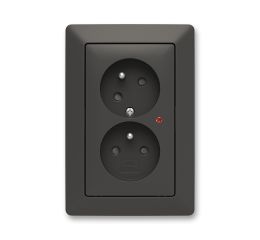 Zoni® zásuvka dvojnásobná s clonkami, natočenou dutinou a ochranou před přepětím 5593T-C02357 137 matná černá/bílá ABB