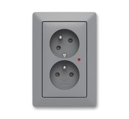 Zoni® zásuvka dvojnásobná s clonkami, natočenou dutinou a ochranou před přepětím 5593T-C02357 141 šedá/bílá ABB