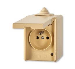 Praktik zásuvka 5598-2929D jednonásobná s víčkem, s ochranou před přepětím, plast, IP44 bé