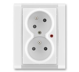 Time® zásuvka dvojnásobná s ochrannými kolíky, clonkami, natočenou dutinou a ochranou před přepětím 5593F-C02357 03 bílá/bílá ABB