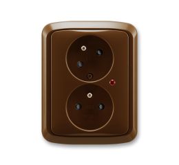 Tango® zásuvka dvojnásobná s ochrannými kolíky, natočenou dutinou, přepěťovou ochranou, bezšroubové svorky 5593A-C02357 H hnědá ABB