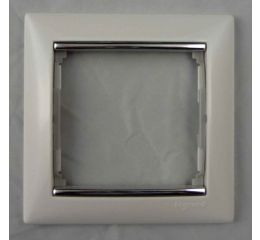 Valena rámeček 1násobný bílá/stříbrný proužek typ 770491 Legrand