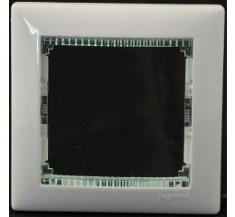 Valena rámeček 1násobný bílý/čirý proužek 774461 Legrand