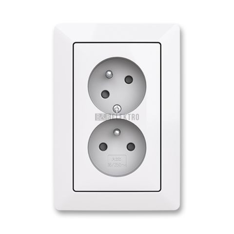 Zoni® zásuvka dvojnásobná s clonkami a natočenou dutinou 5513T-C02357 500 bílá ABB